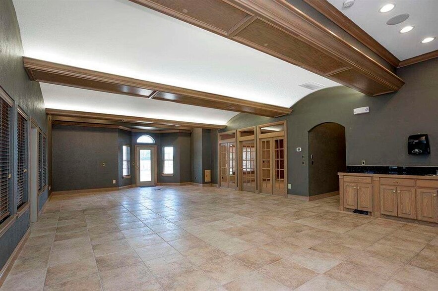 1760 W Lakeview Rd, Stillwater, OK à vendre - Photo intérieure - Image 3 de 35