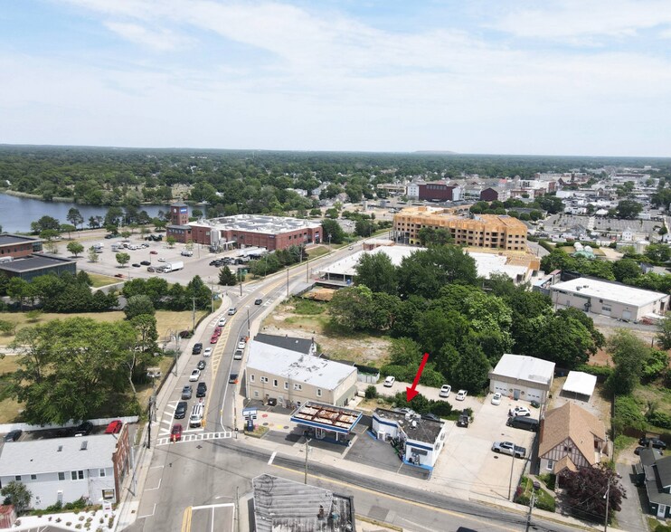 270 W Main St, Patchogue, NY à vendre - Photo du bâtiment - Image 1 de 22