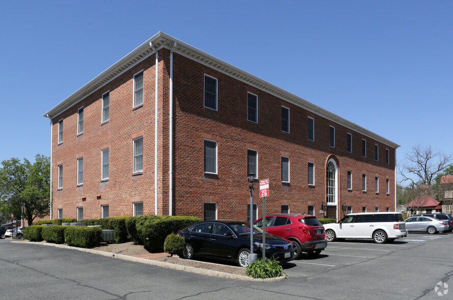 9300 Grant Ave, Manassas, VA for lease - Primary Photo - Image 1 of 8