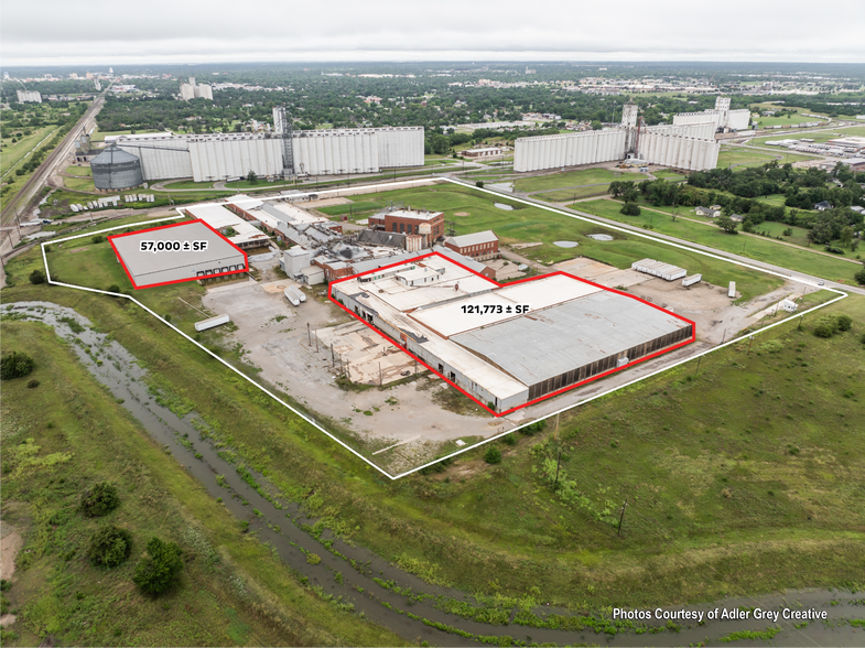 100 Halstead, Hutchinson, KS à vendre - Photo du bâtiment - Image 2 de 10