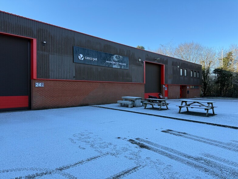 Units 23,24 & 25 Lawson Hunt Industrial Park, Horsham à louer - Photo du bâtiment - Image 1 de 3