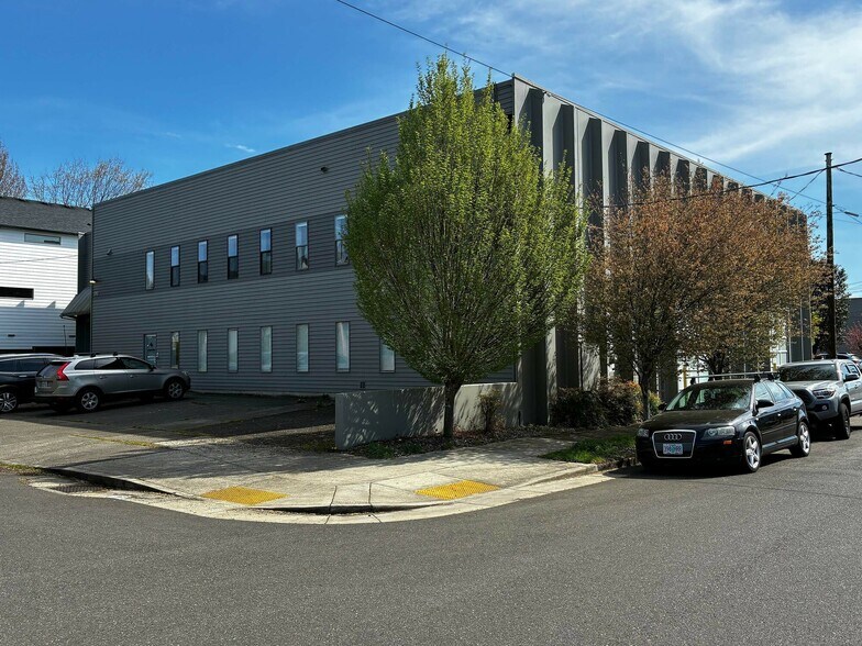 1710 SE Brooklyn St, Portland, OR à louer - Photo du bâtiment - Image 1 de 8