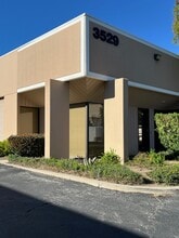 3529 Old Conejo Rd, Newbury Park, CA à louer Photo du bâtiment- Image 1 de 1