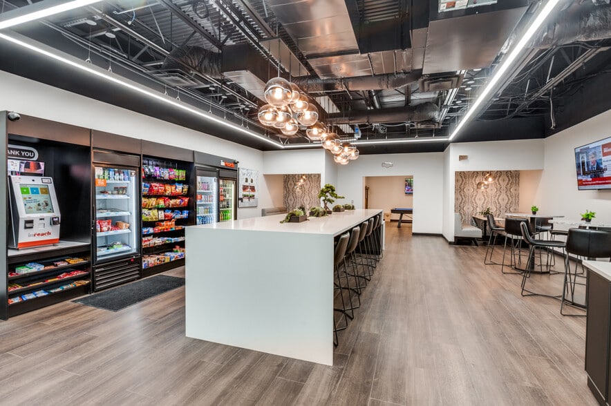 4200 Regent Blvd, Irving, TX à louer - Photo du bâtiment - Image 3 de 10