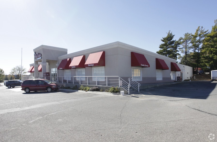 2825 S 70th St, Lincoln, NE for sale - Building Photo - Image 2 of 2