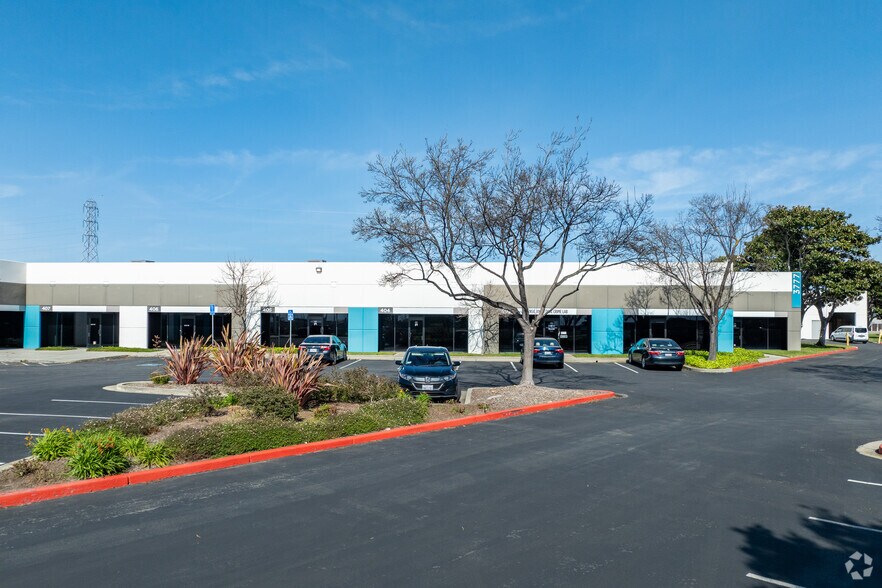 23785 Cabot Blvd, Hayward, CA à louer - Photo du bâtiment - Image 3 de 21