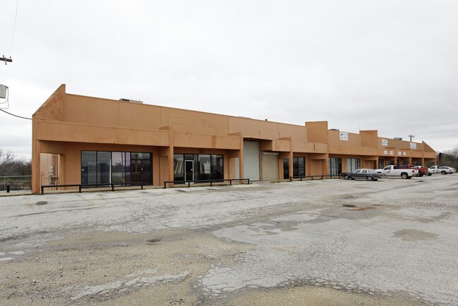 More details for 3911-3929 E IH-10, San Antonio, TX - Flex for Sale