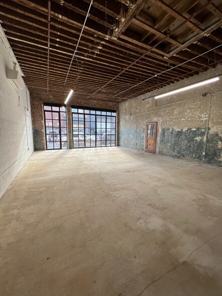32 Meadow St, Brooklyn, NY for lease - Building Photo - Image 2 of 14