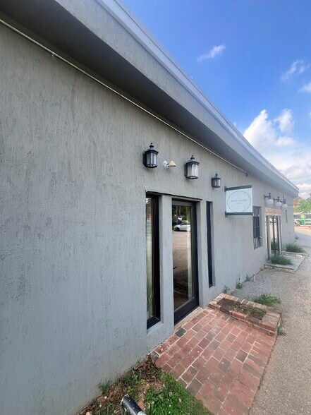 8 Traction St, Greenville, SC à louer - Photo du bâtiment - Image 2 de 5