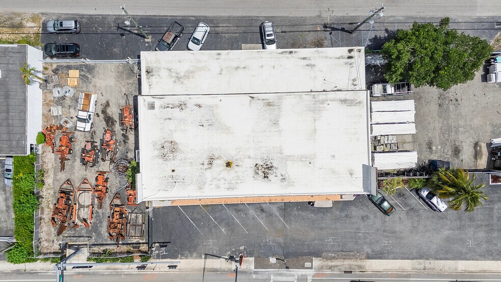1535 W Sunrise Blvd, Fort Lauderdale, FL à louer - Photo du bâtiment - Image 3 de 7