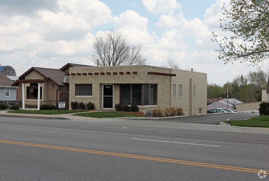 6111 Blue Ridge Blvd, Raytown, MO for sale - Primary Photo - Image 1 of 19