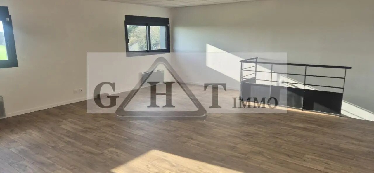 Industriel dans Hérouville-en-Vexin à louer Photo du bâtiment- Image 1 de 8