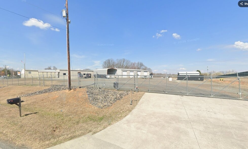 2698 Gibbs Rd, Reidsville, NC for sale - Building Photo - Image 2 of 7
