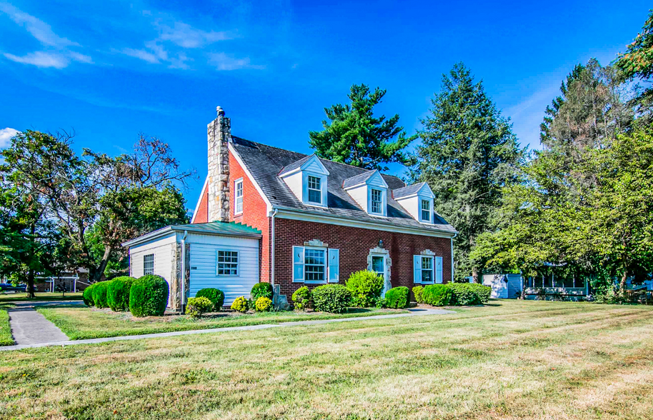 1540 Apperson Dr, Salem, VA à louer - Photo du bâtiment - Image 2 de 12