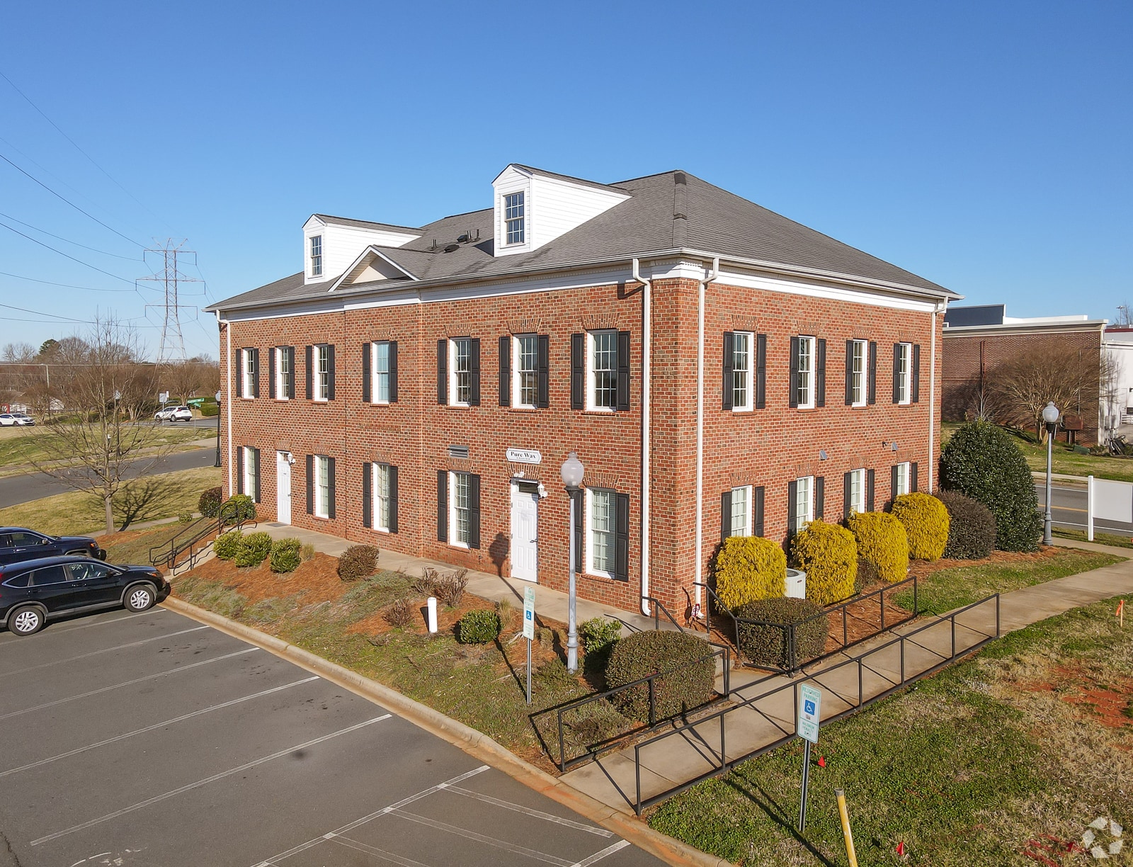 4845 Johnston Oehler Rd, Charlotte, NC for lease Primary Photo- Image 1 of 8