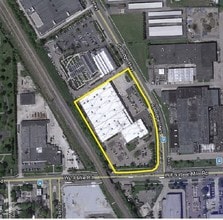 3000 W 14 Mile Rd, Royal Oak, MI - Aerial map view