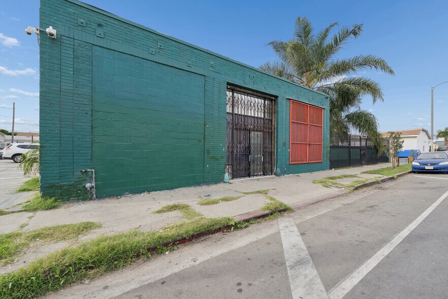 6215 S San Pedro St, Los Angeles, CA à vendre - Photo du bâtiment - Image 2 de 15