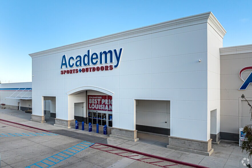 8835-8855 Veterans Memorial Blvd, Metairie, LA à louer - Photo du bâtiment - Image 3 de 8