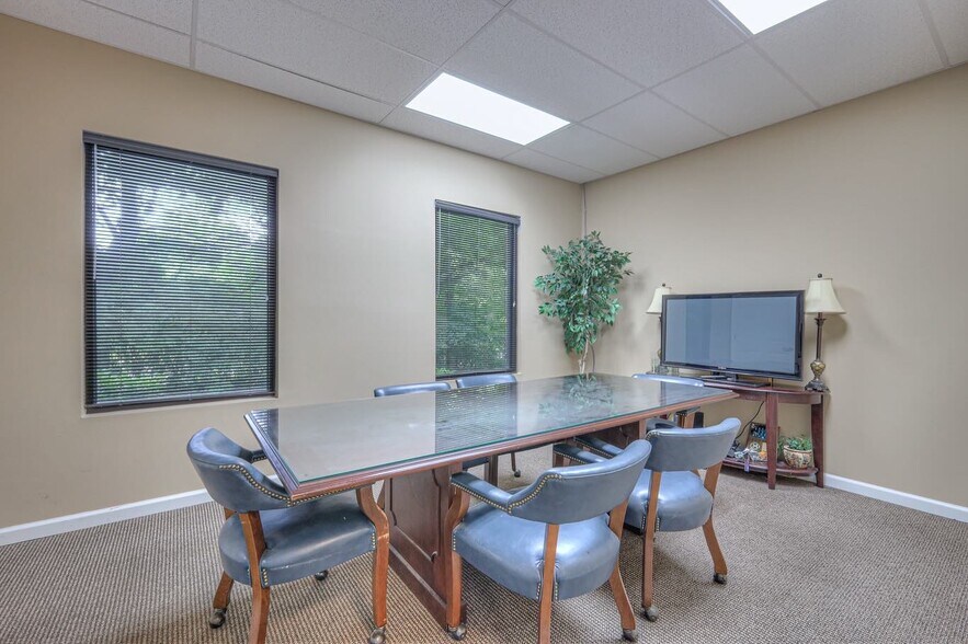 106 Mission Ct, Franklin, TN à vendre - Photo du bâtiment - Image 2 de 10