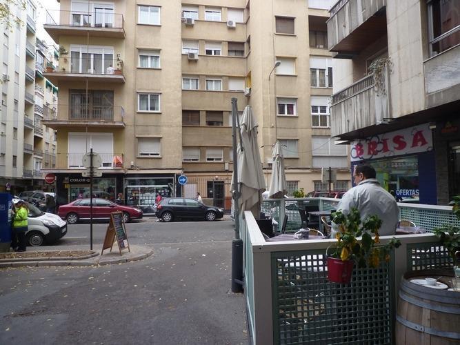 Calle Martínez Campos, 10, Granada, Granada à louer - Photo du bâtiment - Image 3 de 11