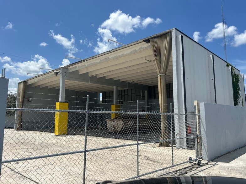 5659 Plunkett St, Hollywood, FL for lease - Building Photo - Image 3 of 12