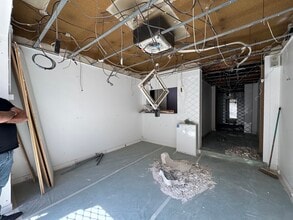 14 Rue Saint-Hilaire, Saint-Maur-des-Fossés for lease Interior Photo- Image 2 of 5