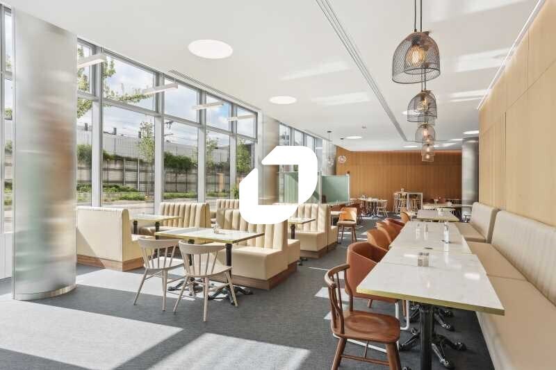 Bureau dans Rueil-Malmaison à louer - Photo du bâtiment - Image 3 de 14