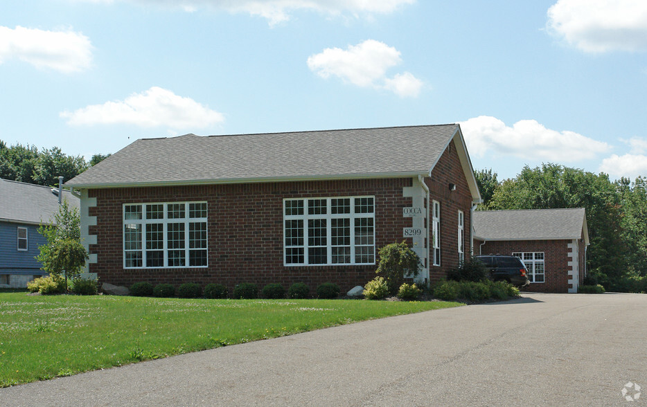 8299 Mayfield Rd, Chesterland, OH à vendre - Photo principale - Image 1 de 1