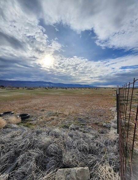 10252 Santa Fe Fire rd, Lucerne Valley, CA for sale - Building Photo - Image 3 of 9
