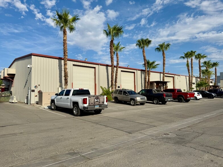 3865 Rockbottom St, North Las Vegas, NV for lease - Primary Photo - Image 1 of 8