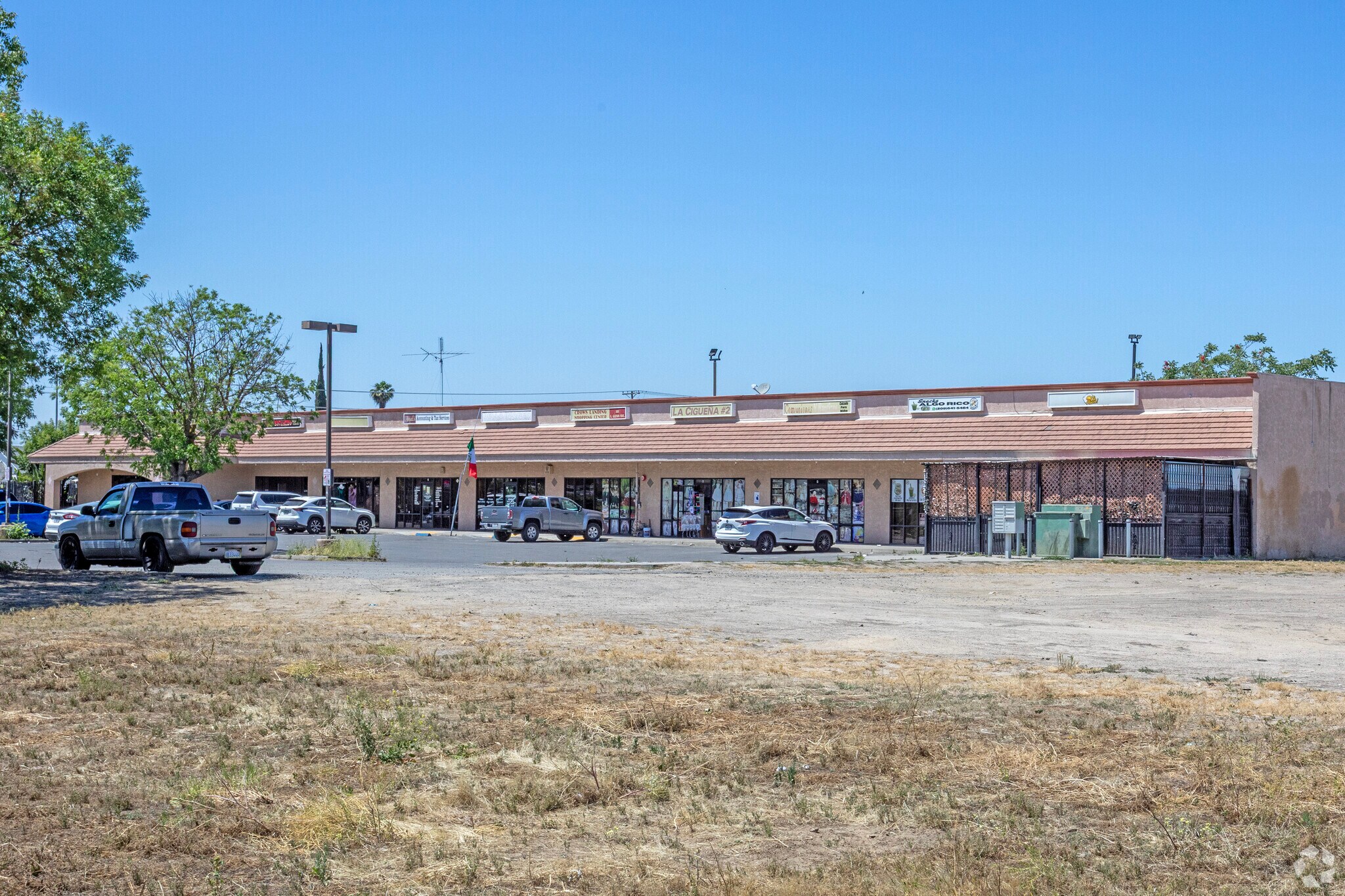 101 E Glenn Ave, Modesto, CA for lease Primary Photo- Image 1 of 2