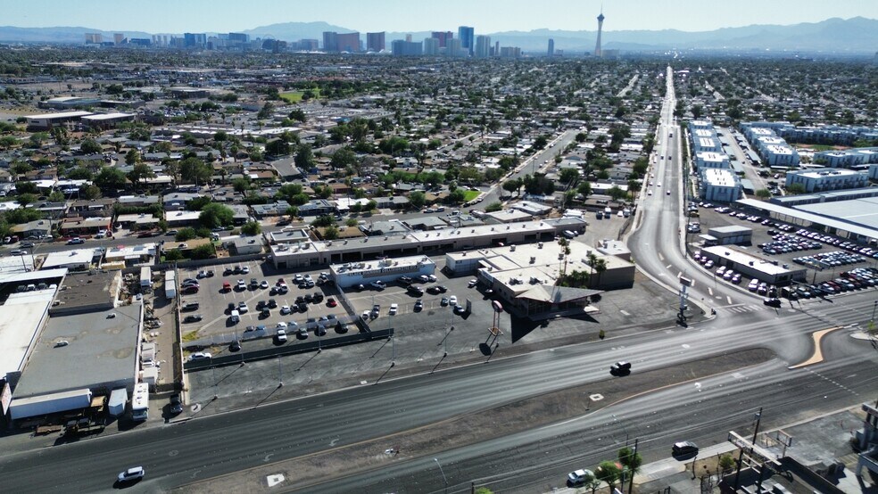 3024 Fremont St, Las Vegas, NV à louer - Photo du bâtiment - Image 1 de 10