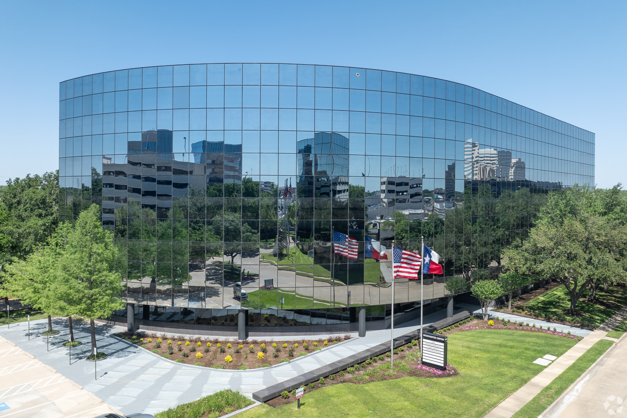 12012 Wickchester Ln, Houston, TX à louer Photo du bâtiment- Image 1 de 11