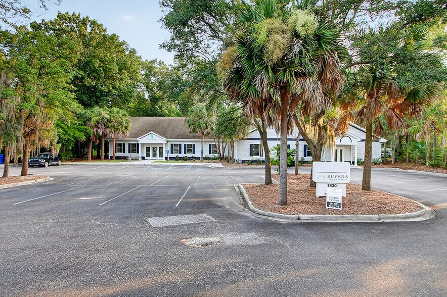 1930 Charlie Hall Blvd, Charleston, SC à louer - Photo du bâtiment - Image 2 de 52