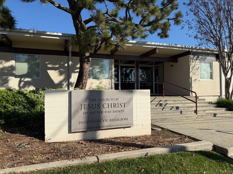 9244 Zelzah Ave, Northridge, CA for sale - Building Photo - Image 2 of 17