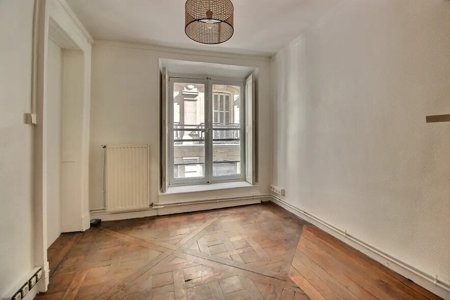 15 Rue Du Colonel Driant, Paris for lease - Interior Photo - Image 3 of 6