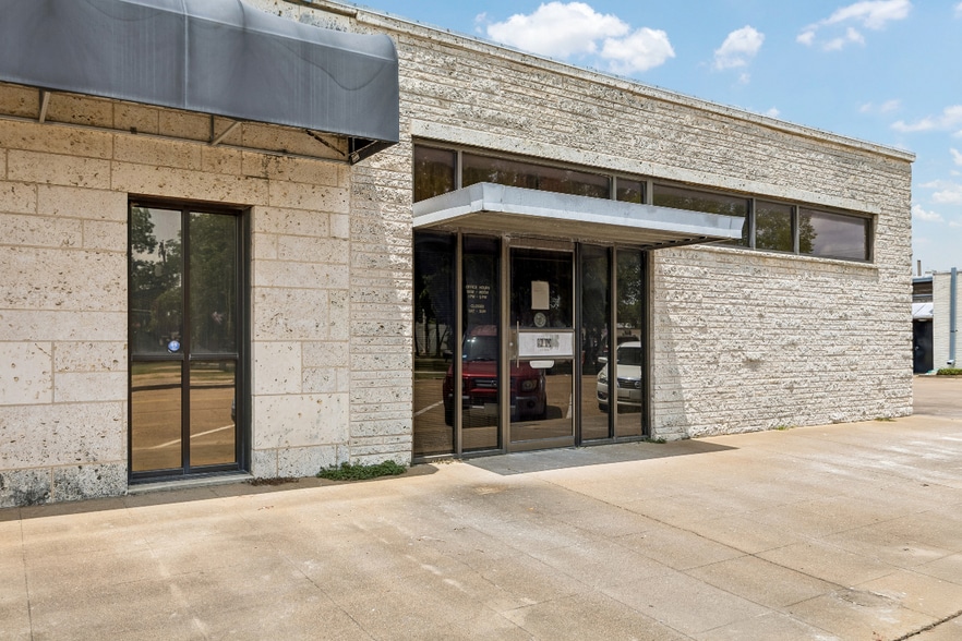 910 4th St, Rosenberg, TX for sale - Primary Photo - Image 1 of 5