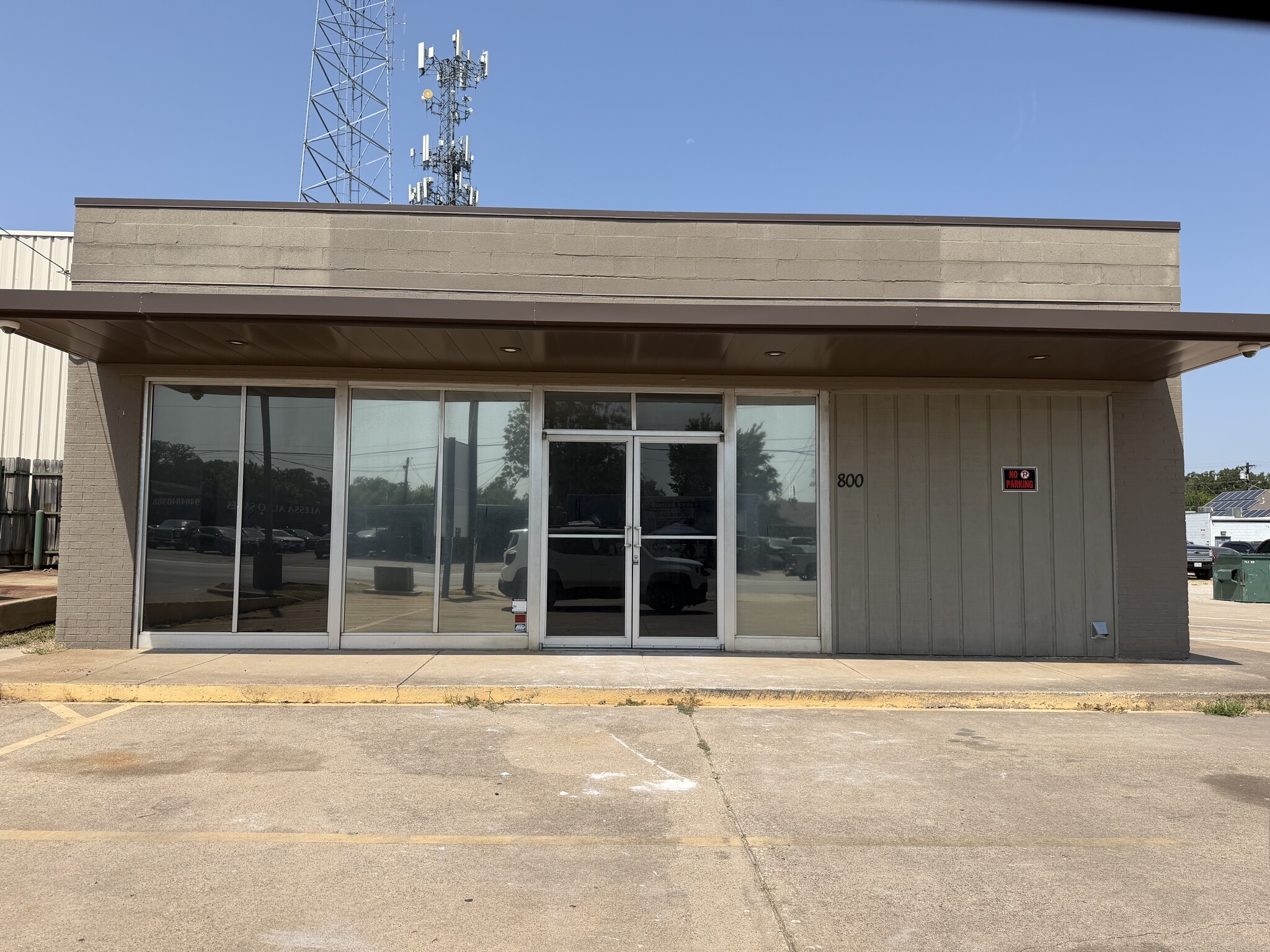 800 S Locust St, Denton, TX for lease Building Photo- Image 1 of 13