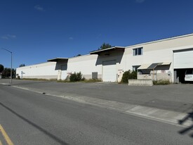 151 Warehouse Dr, Soldotna AK - Entrepôt