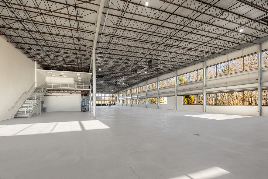 2 Advantage Ct, Bordentown, NJ for lease - Interior Photo - Image 2 of 11