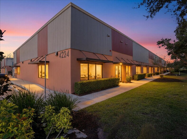 4224 Solutions Ln, Bradenton, FL à vendre - Photo principale - Image 1 de 30