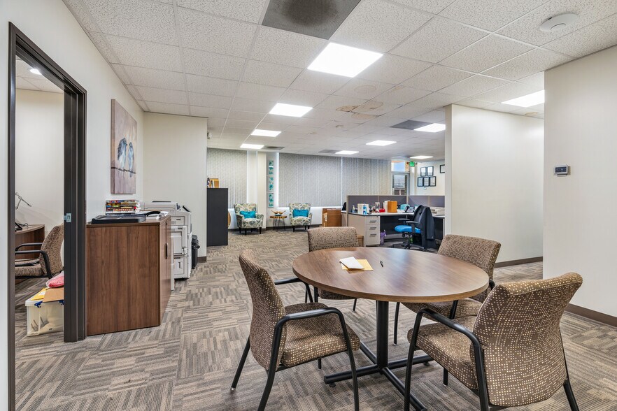 578-580 E San Bernardino Rd, Covina, CA à vendre - Photo du bâtiment - Image 3 de 24