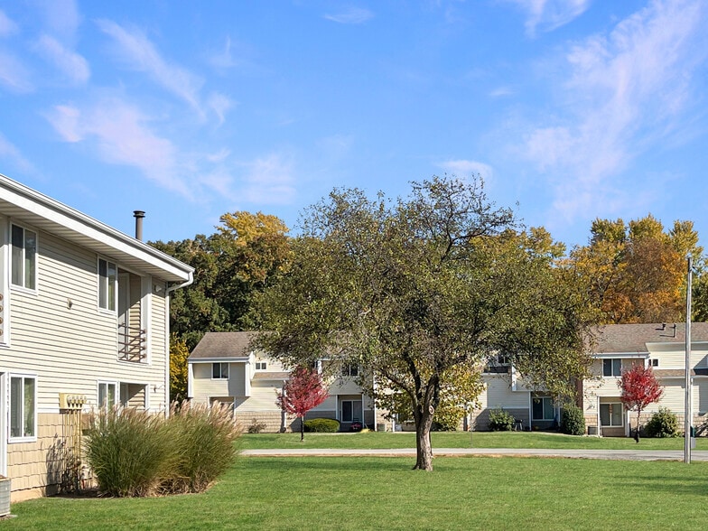 401 River Run Dr, Macomb, IL for sale - Building Photo - Image 3 of 13