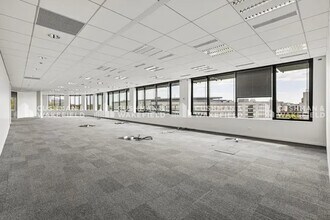 8 Avenue De Lunca, Montigny-le-Bretonneux for lease Interior Photo- Image 1 of 4