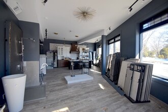 185 Glen Cove Ave, Sea Cliff, NY for lease Interior Photo- Image 2 of 4