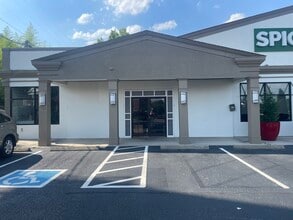 6213 Kingston Pike, Knoxville, TN for lease Building Photo- Image 2 of 6