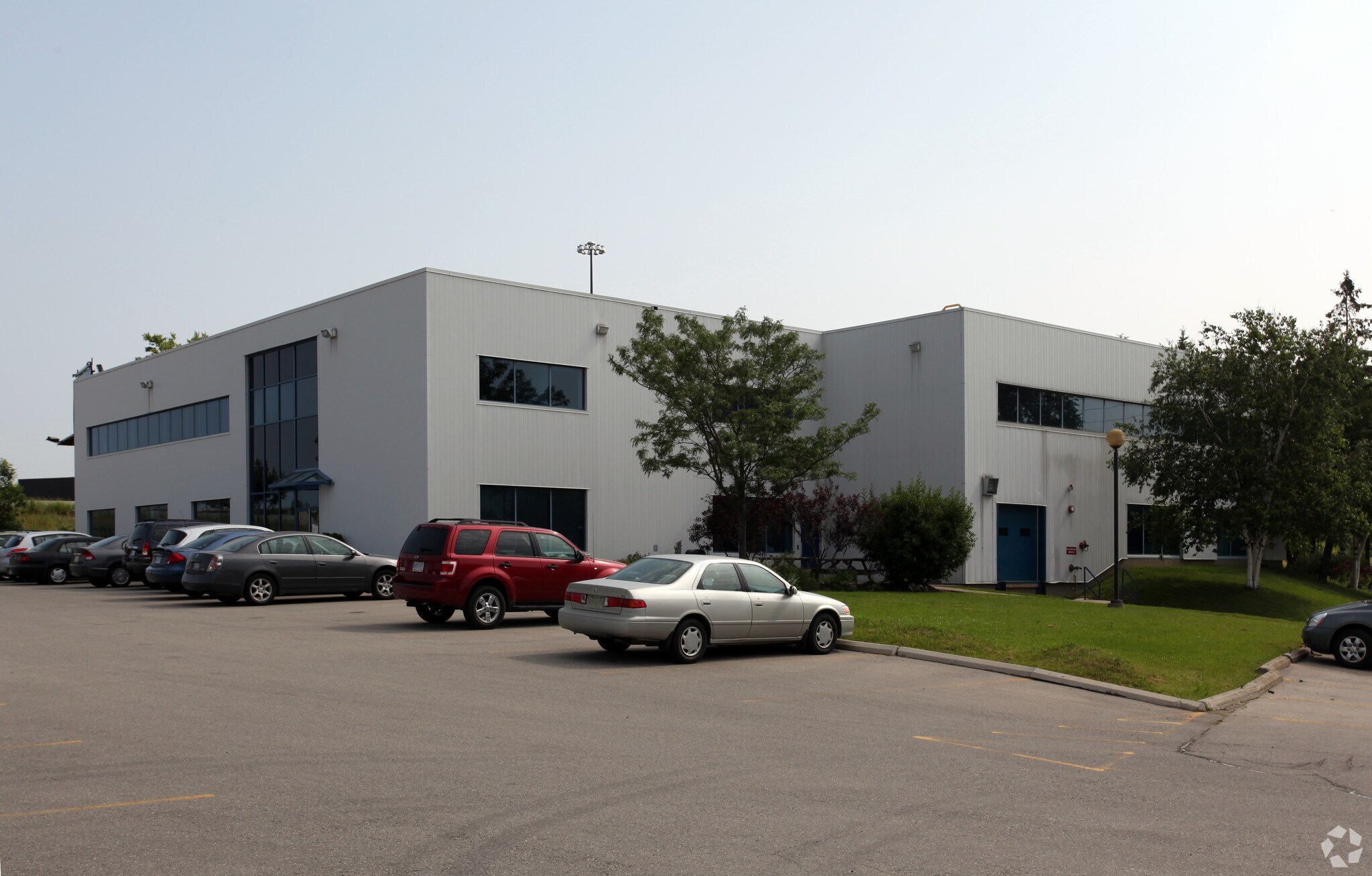 400 Carlingview Dr, Toronto, ON à louer Photo du bâtiment- Image 1 de 3