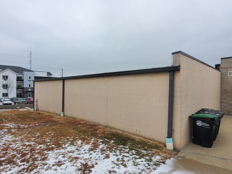 802 Pierce St, Omaha, NE à vendre - Photo du bâtiment - Image 3 de 35