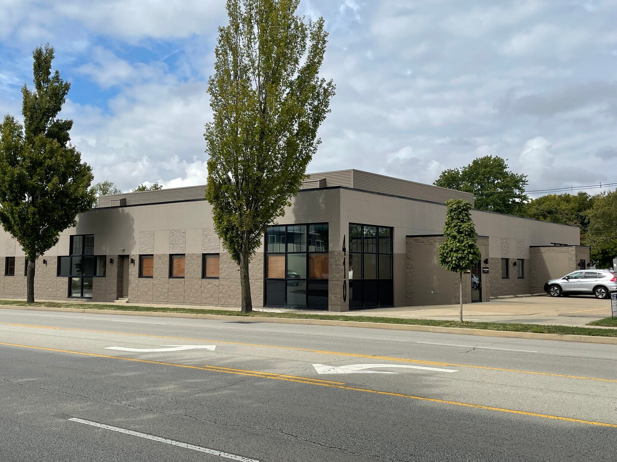 410 E University Ave, Champaign, IL for lease Building Photo- Image 1 of 4