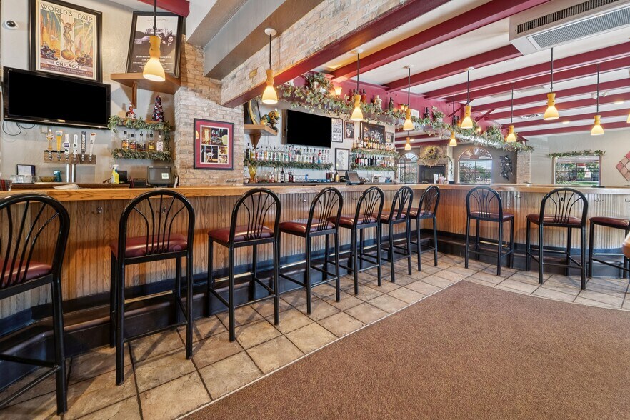 584 W Johnson St, Fond Du Lac, WI à vendre - Photo intérieure - Image 3 de 6